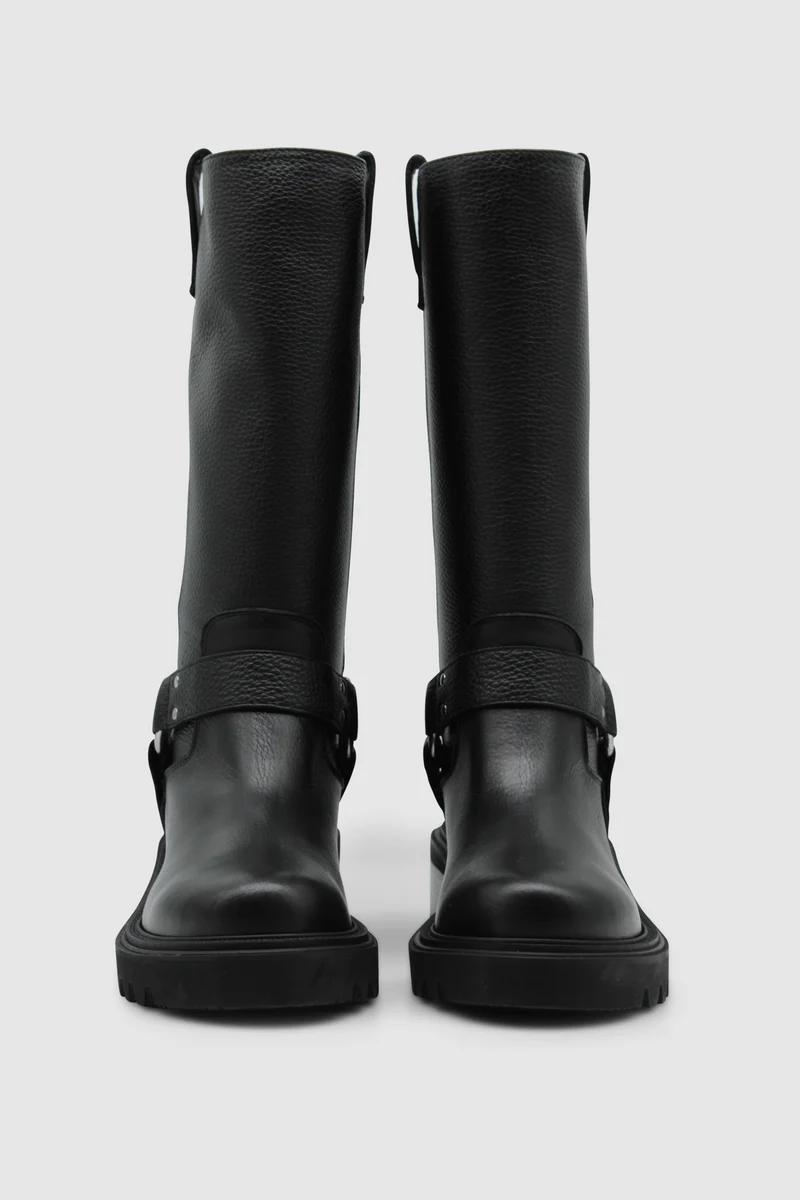 Mittelhohe Stiefel