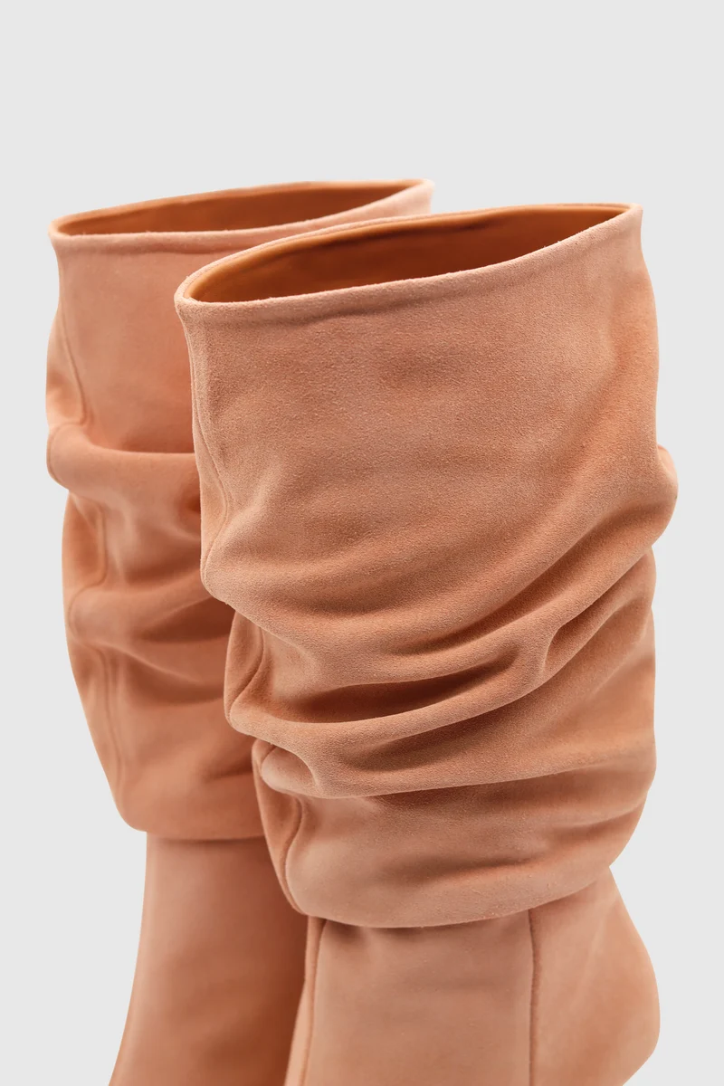 Slouchy Boots Nude