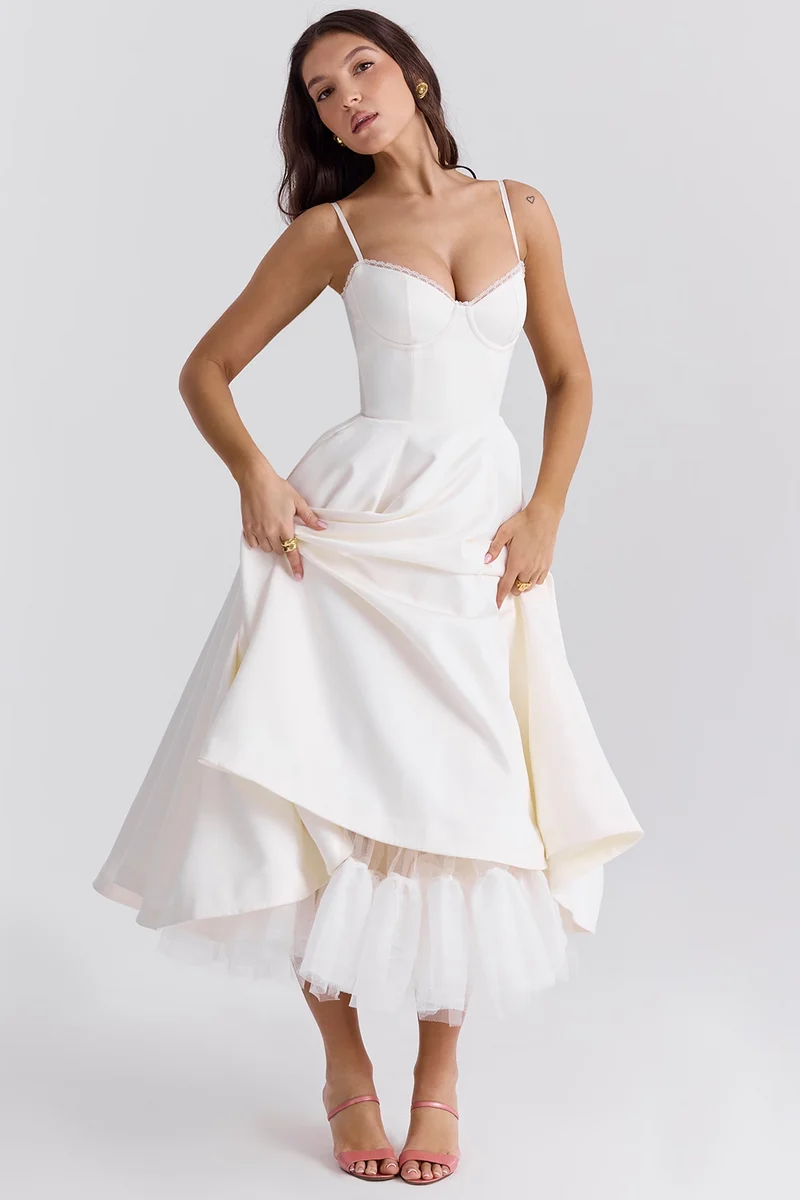 Elegantes Schlankmachendes Kleid für Damen