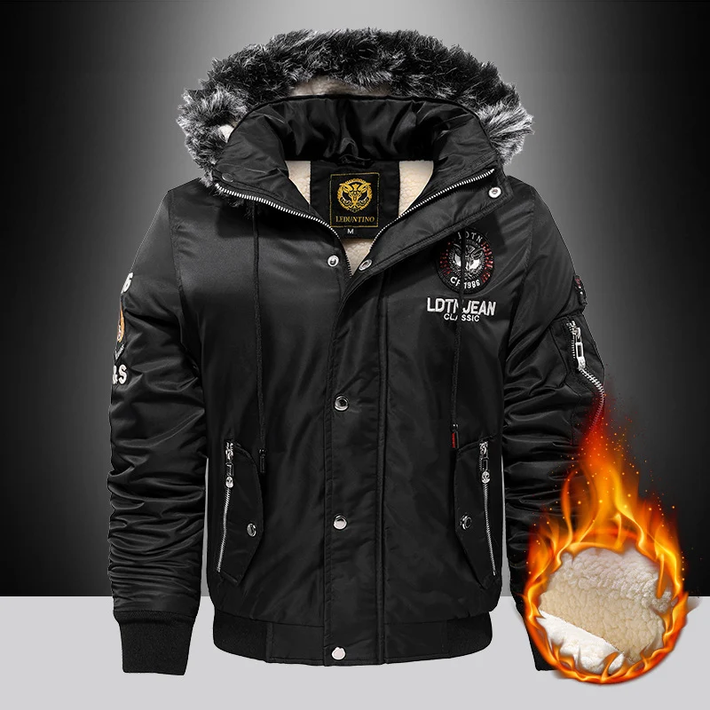 Herren Wattierter Pilotenbomber mit Teddyfleece‑Innenfutter, Kunstfellkapuze und Utility‑Taschen Nord Taschen