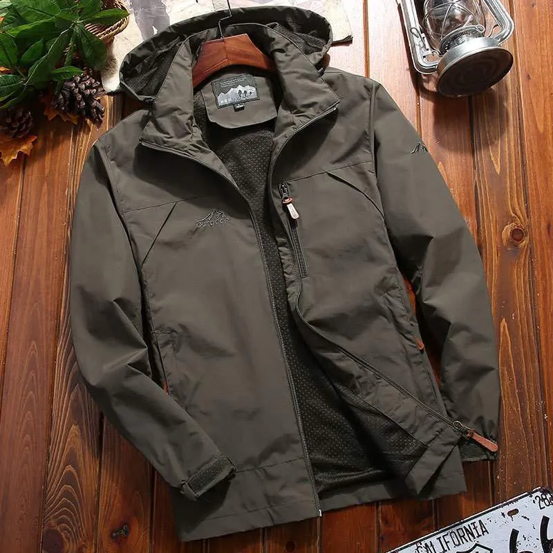 Herren Softshell‑Funktionsjacke mit Kapuze, atmungsaktiver Fleece‑Innenlage und verdeckten Reißverschlusstaschen Nord Taschen