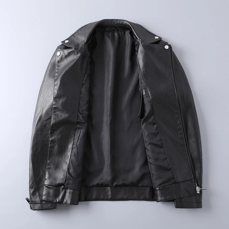 Herren Slim-Fit Kunstleder-Motojacke mit asymmetrischem Reißverschluss und cleanem Reverskragen Nord Taschen