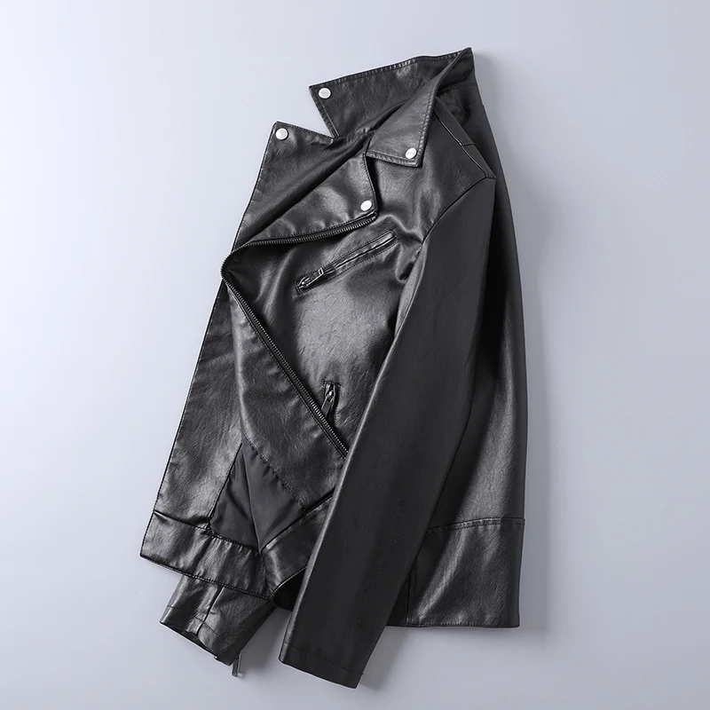 Herren Slim-Fit Kunstleder-Motojacke mit asymmetrischem Reißverschluss und cleanem Reverskragen Nord Taschen
