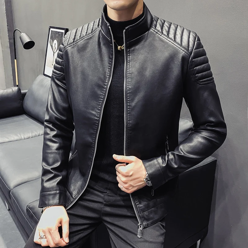 Herren schlanker Kunstleder-Moto-Blouson mit ergonomischen Nähten, Rippenstepp an Schultern und verdeckten Reißverschlusstaschen Nord Taschen