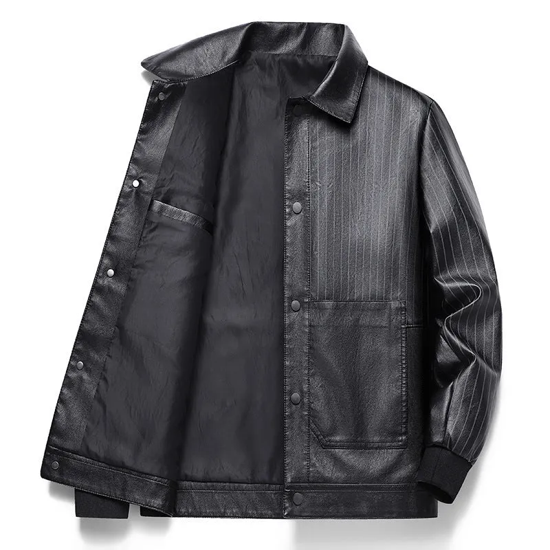 Herren Pinstripe Kunstleder-Truckerjacke mit Druckknopffront und gerippten Bündchen Nord Taschen