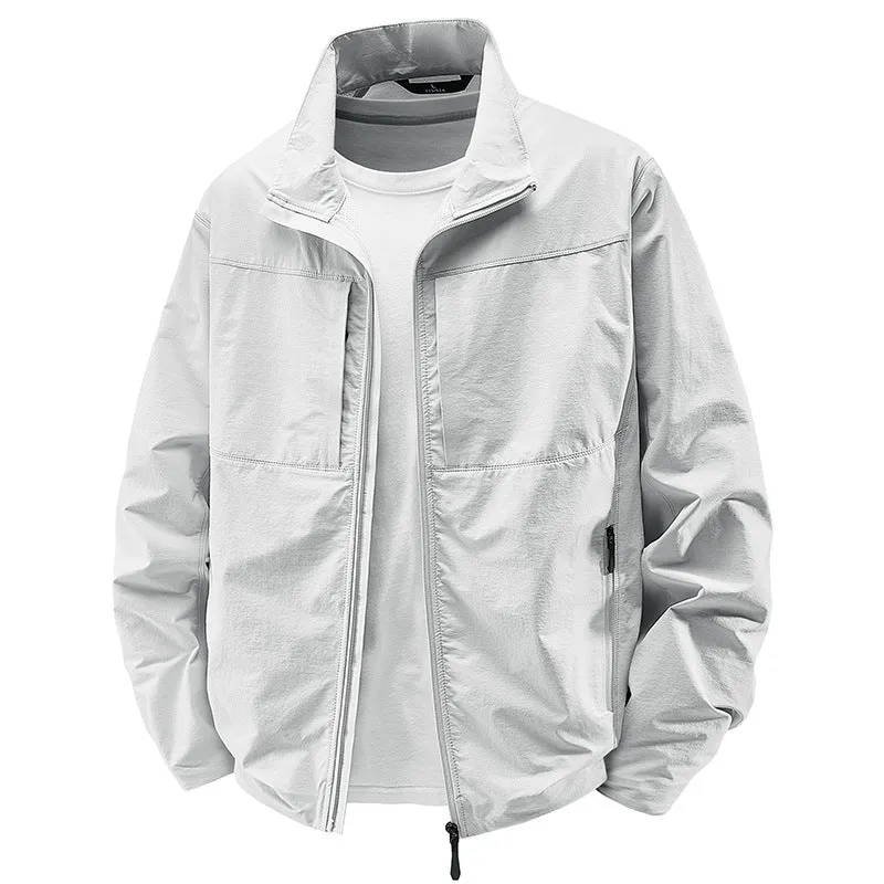 Herren Leichte urbane Windjacke mit Stehkragen, wasserabweisender Gewebemischung und verdeckten Reißverschlüssen Nord Taschen