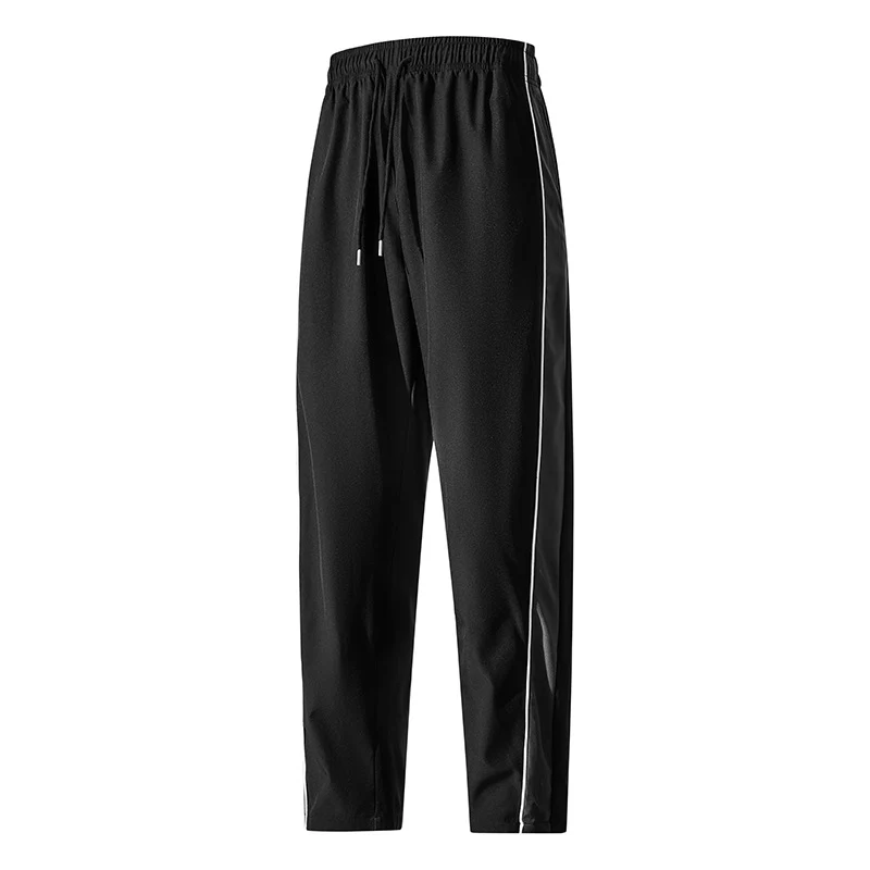 Herren Leichte Trainingshose im Relaxed-Fit mit elastischem Tunnelzugbund und kontrastseitiger Paspel Nord Taschen