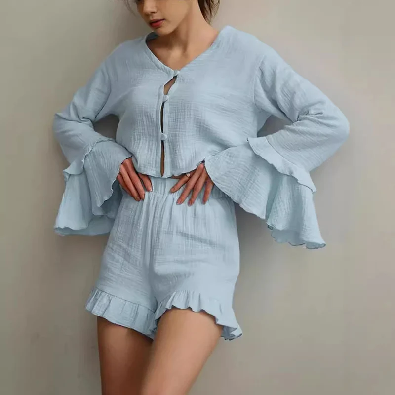 Damen Zweiteiliges Crinkle-Lounge-Set mit Volant-Shorts und gestuften Trompetenärmeln Nord Taschen
