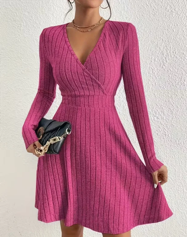 Damen Strickkleid mit Wickel-V-Ausschnitt, taillierter Bund und ausgestelltem A-Linien-Rock Nord Taschen
