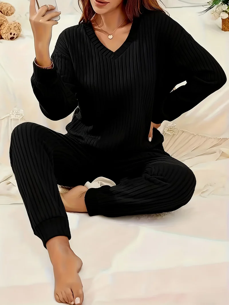 Damen Komfortables Rippstrick-Loungewear-Set mit V-Ausschnitt und Joggerhose Nord Taschen