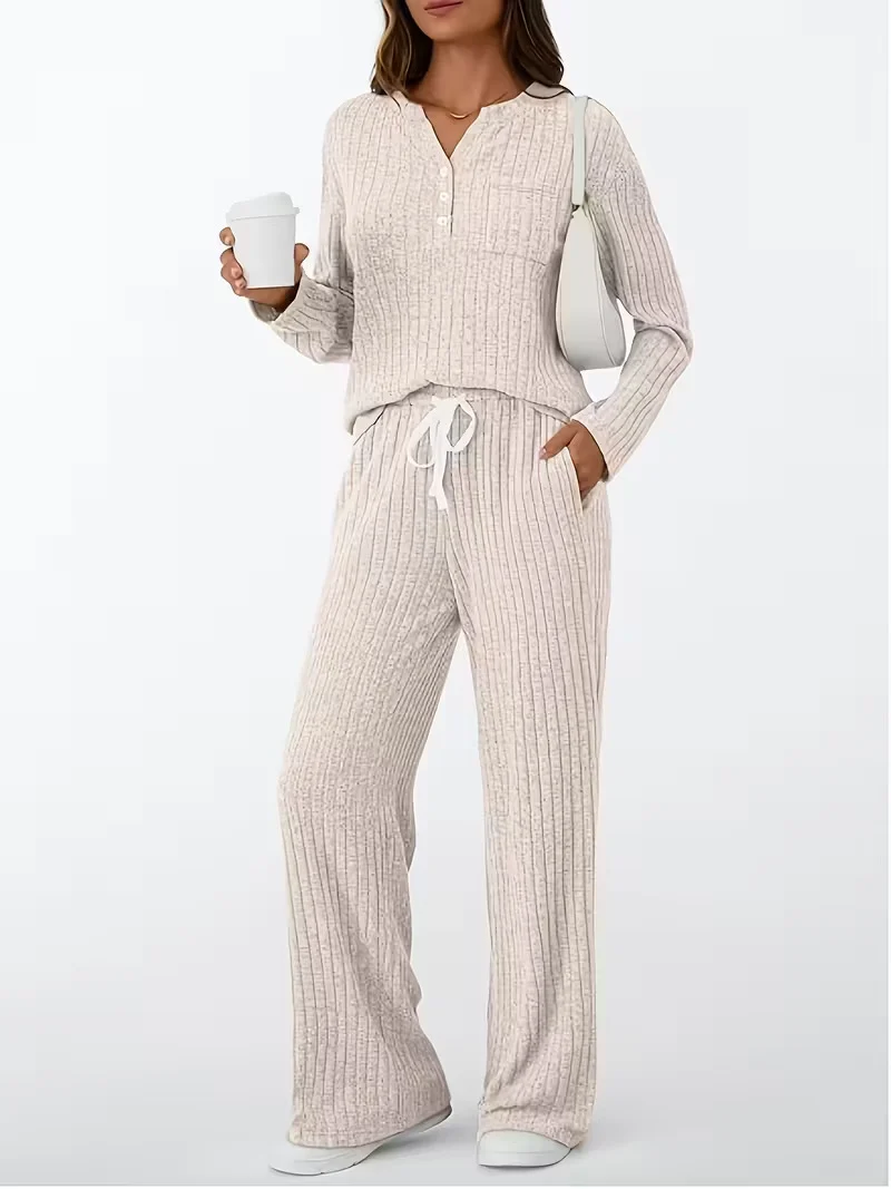 Damen Geripptes Entspannungs-Set mit Henley-Oberteil und weiter Kordelhose Nord Taschen