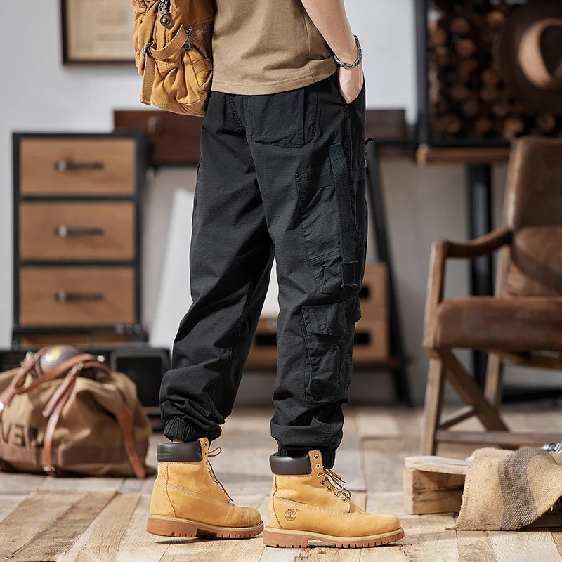 Herren Multitaschen-Cargohose mit Reißverschlusstaschen und elastischem Beinabschluss Nord Taschen