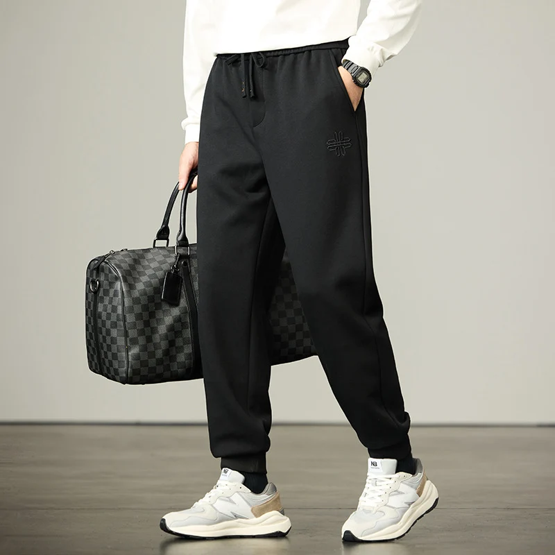 Herren Joggerhose aus weichem Fleece mit elastischem Bund, Kordelzug und Bündchen Nord Taschen