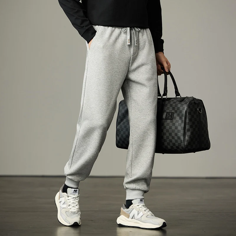Herren Joggerhose aus weichem Fleece mit elastischem Bund, Kordelzug und Bündchen Nord Taschen