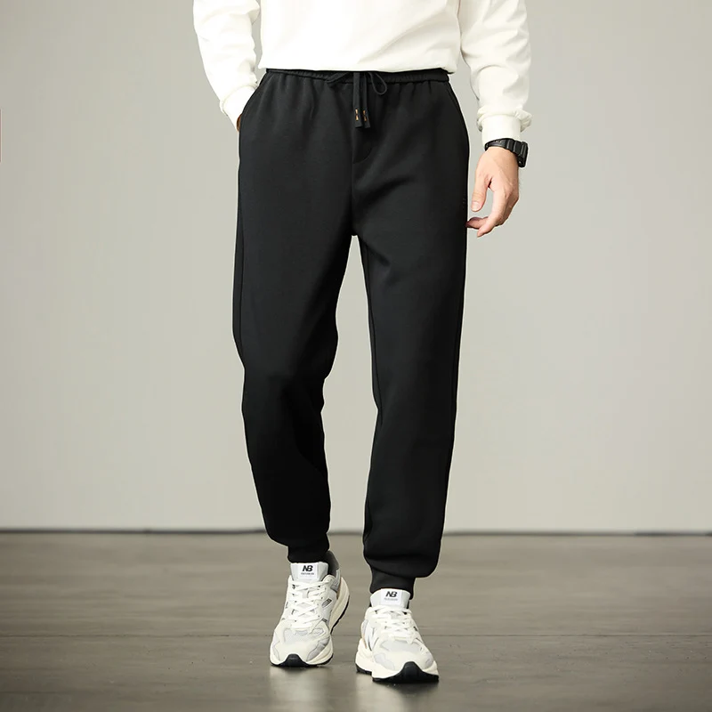 Herren Joggerhose aus weichem Fleece mit elastischem Bund, Kordelzug und Bündchen Nord Taschen