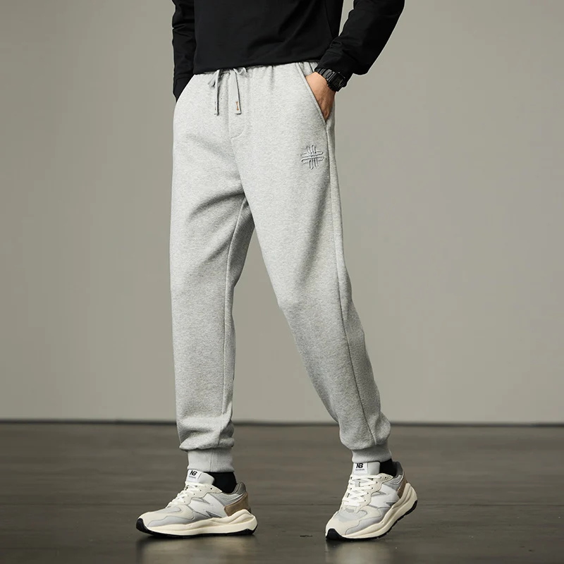Herren Joggerhose aus weichem Fleece mit elastischem Bund, Kordelzug und Bündchen Nord Taschen