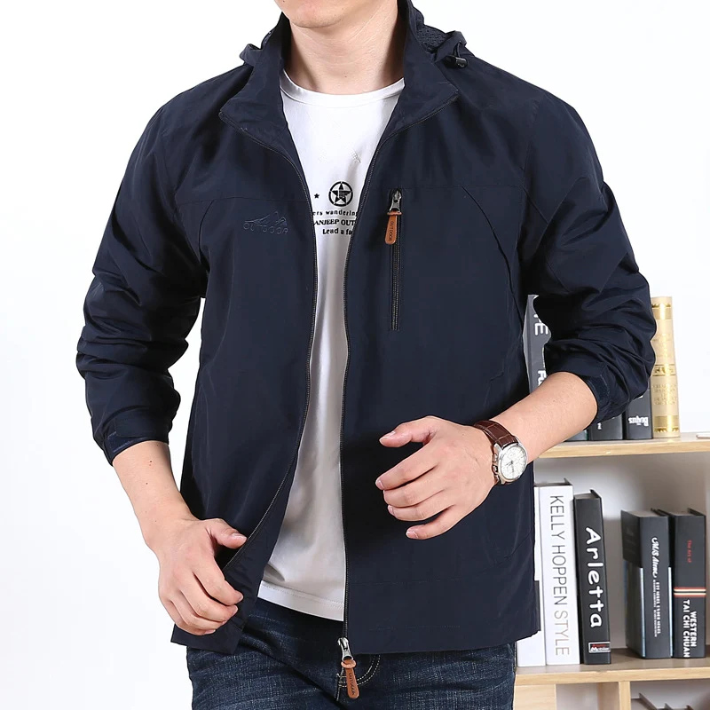 Herren leichte wind- und wasserabweisende Softshelljacke mit Kapuze, Brustreißverschluss und verstellbaren Ärmelabschlüssen Nord Taschen