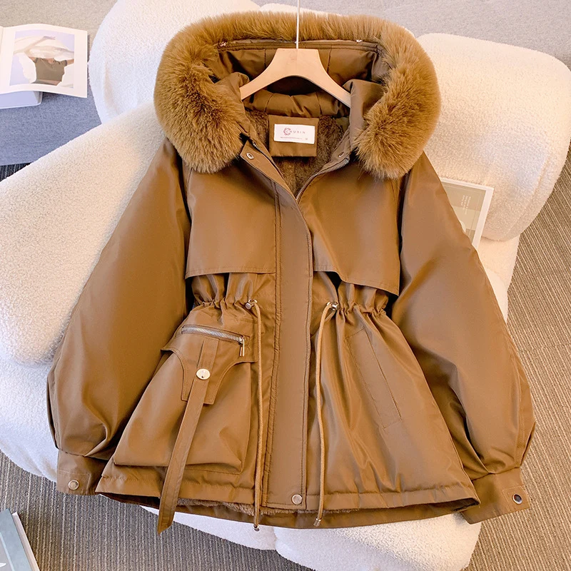 Damen nan kurze Utility-Parka mit Kordelzugtaillierung, abnehmbarem Webpelzkragen und asymmetrischen Taschen Nord Taschen
