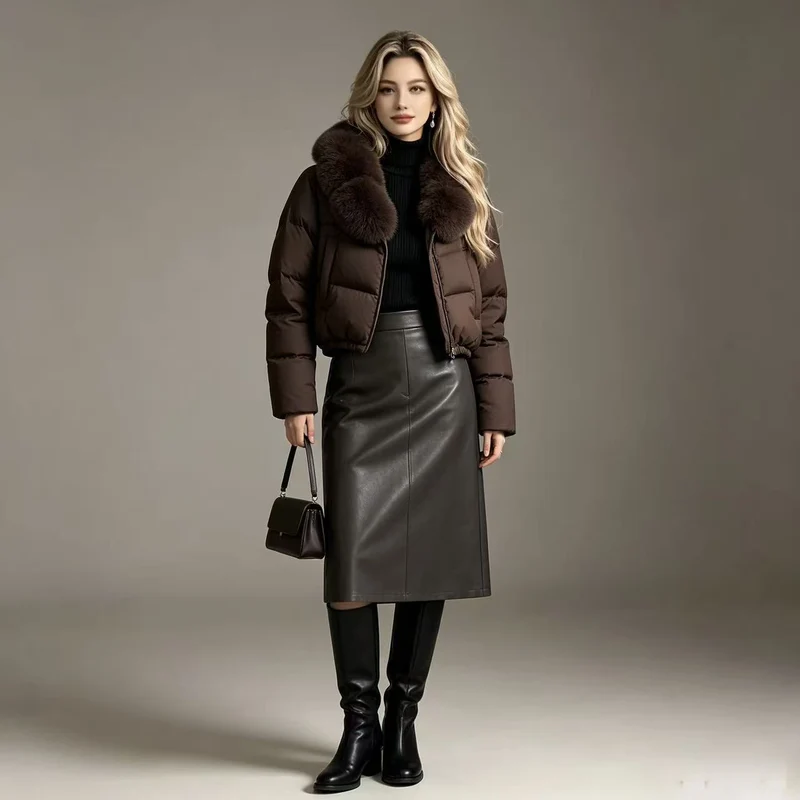Damen nan kurze taillierte Pufferjacke mit voluminösem Kapuzenkragen und abnehmbarem Fellbesatz Nord Taschen
