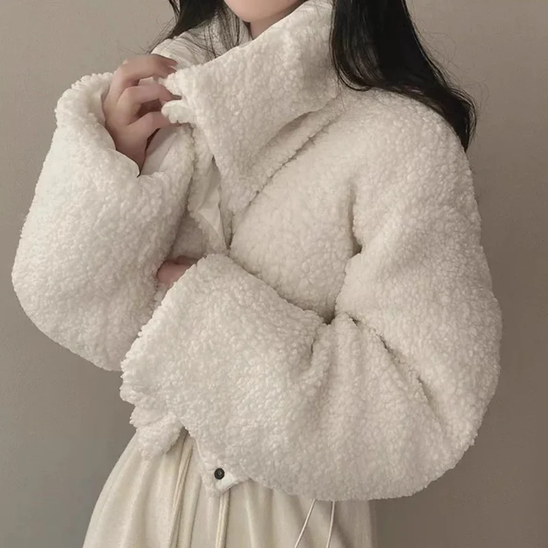 Damen nan kurze gesteppte Pufferjacke mit Teddykragen, krempelbaren Ärmeln und Tunnelzugsaum Nord Taschen