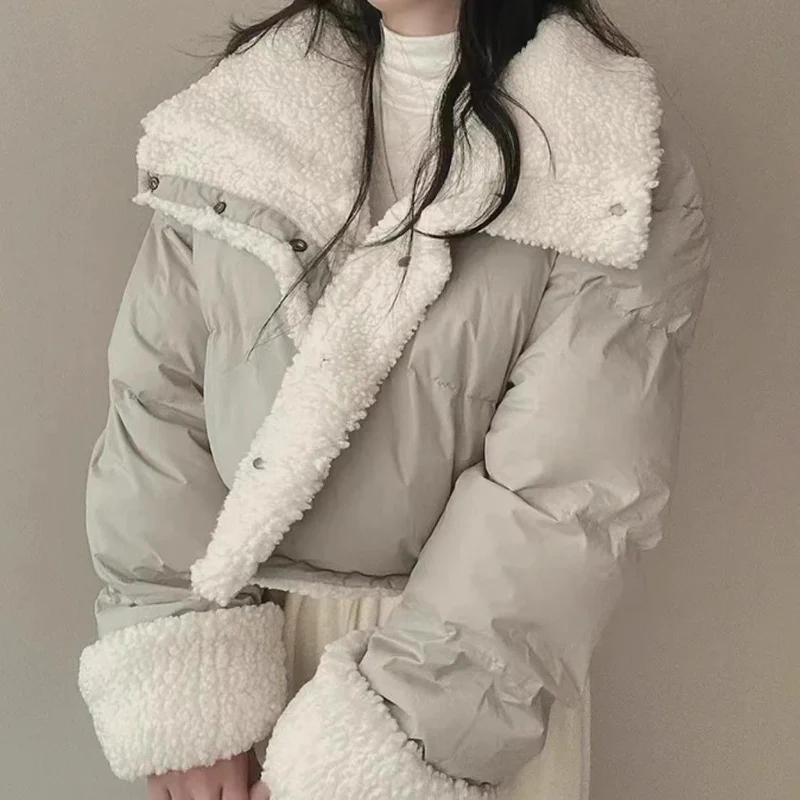 Damen nan kurze gesteppte Pufferjacke mit Teddykragen, krempelbaren Ärmeln und Tunnelzugsaum Nord Taschen