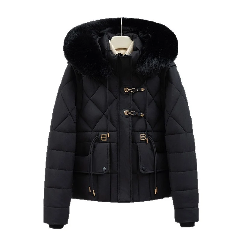 Damen nan kurze gesteppte Kapuzenjacke mit voluminösem Webpelzbesatz, Kordelzugtaillierung und Pattentaschen Nord Taschen