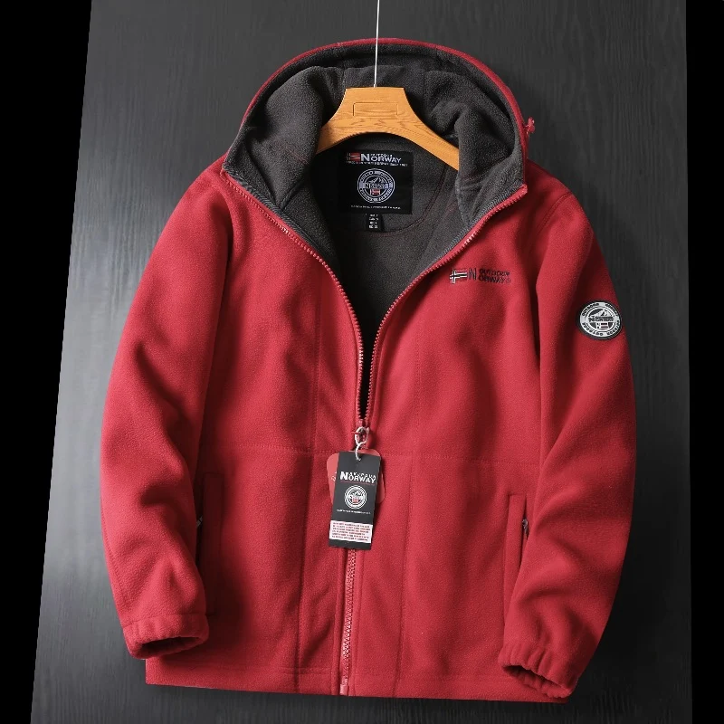 Herren Fleece‑Kapuzenjacke mit wärmender Microfleece‑Fütterung, durchgehendem Reißverschluss und Logo‑Patches Nord Taschen