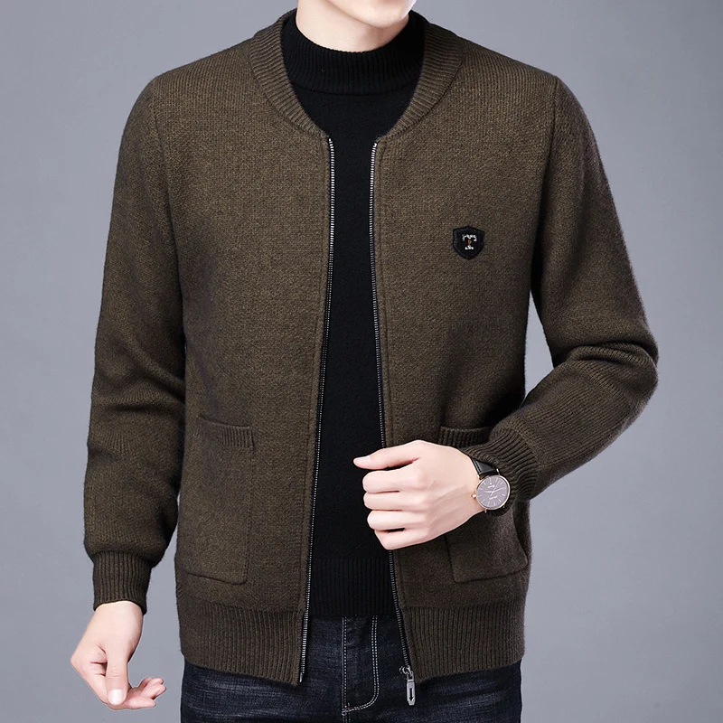 Herren Feinstrick-Cardigan mit durchgehendem Reißverschluss, Brustemblem und aufgesetzten Taschen Nord Taschen