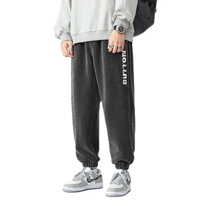 Herren Cord-Joggerhose mit breiter Rippenstruktur, elastischem Bund und Bündchen Nord Taschen