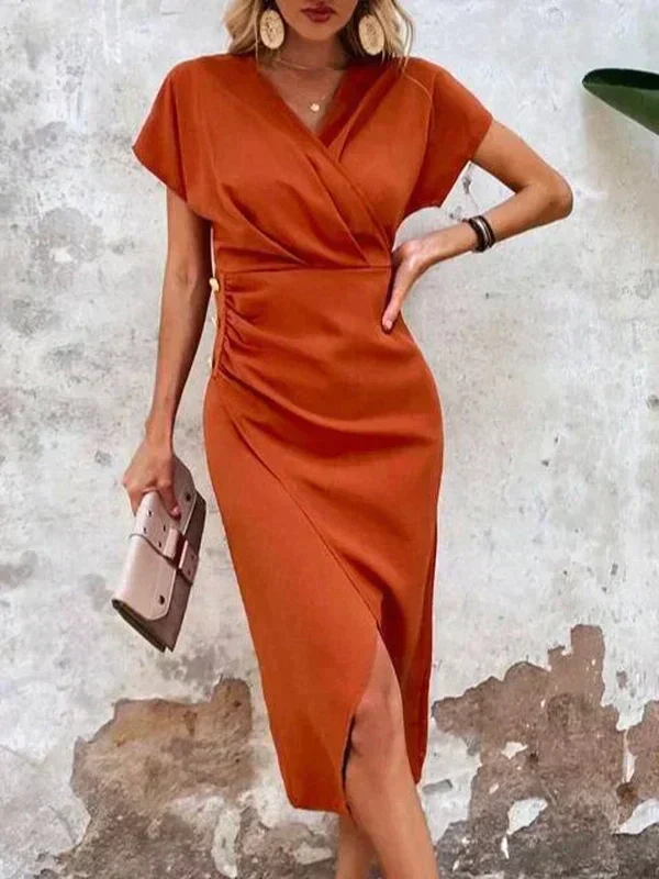 Midi-Kleid mit V-Ausschnitt und Schlitz