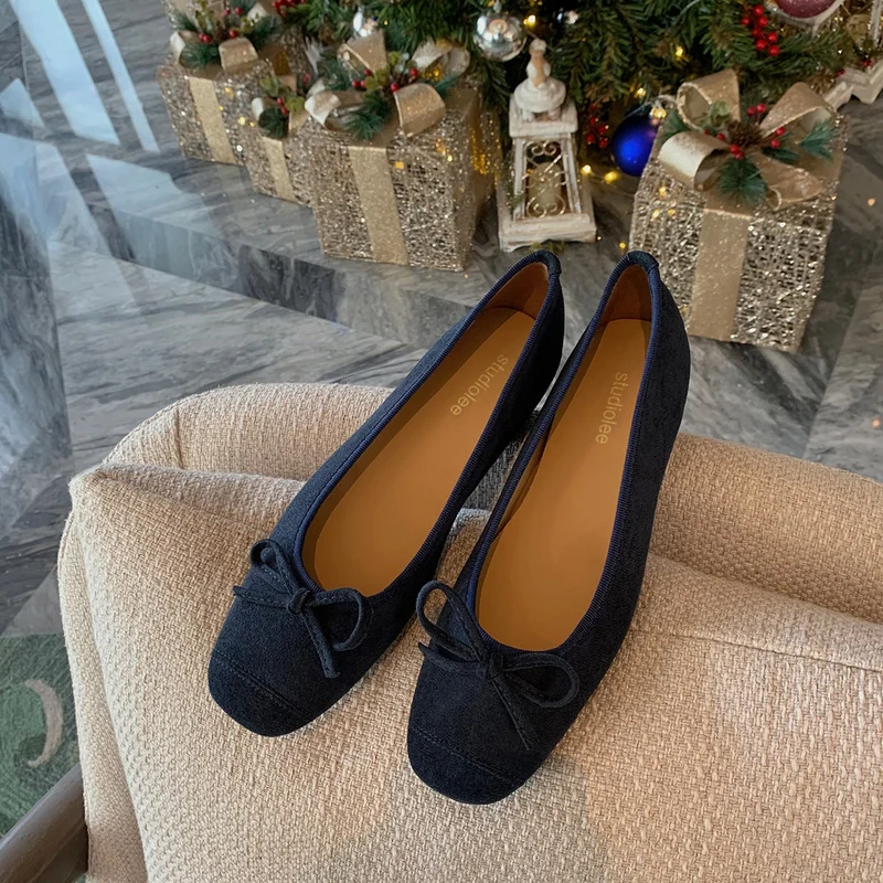 Damen Ballerinas mit charmantem Schleifendetail aus hochwertigem Wildleder - Arvani