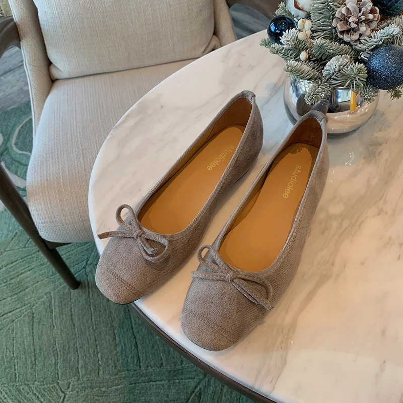 Damen Ballerinas mit charmantem Schleifendetail aus hochwertigem Wildleder - Arvani