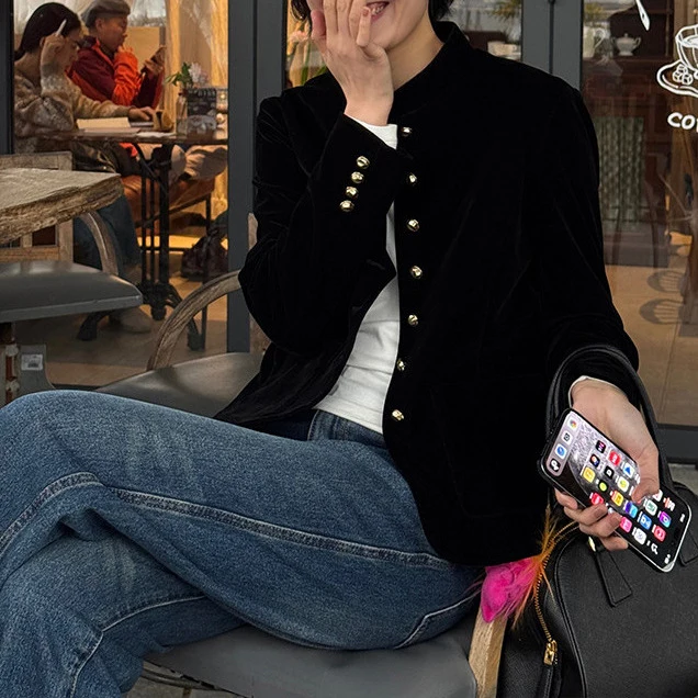 Damen Elegante Samtjacke mit Knopfleiste Nord Taschen