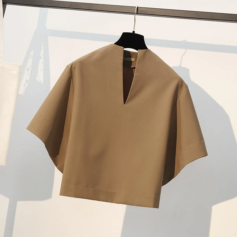 Damen Elegante Bluse mit V-Ausschnitt und weitem Schnitt Nord Taschen