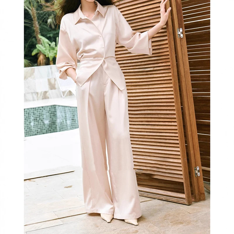 Damen Elegante Bluse mit schimmerndem Finish und Taillengürtel Nord Taschen