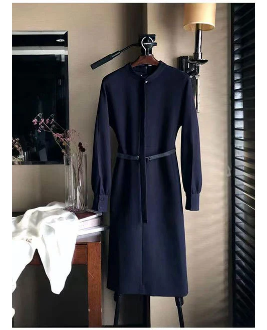 Damen Elegant geschnittenes Hemdkleid Nord Taschen