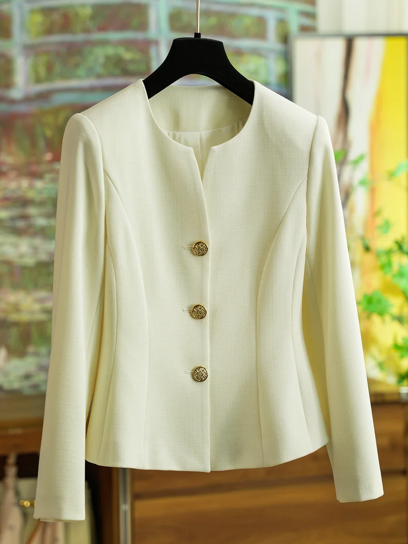 Damen Elegant geschnittener Blazer mit Schmuckknöpfen Nord Taschen