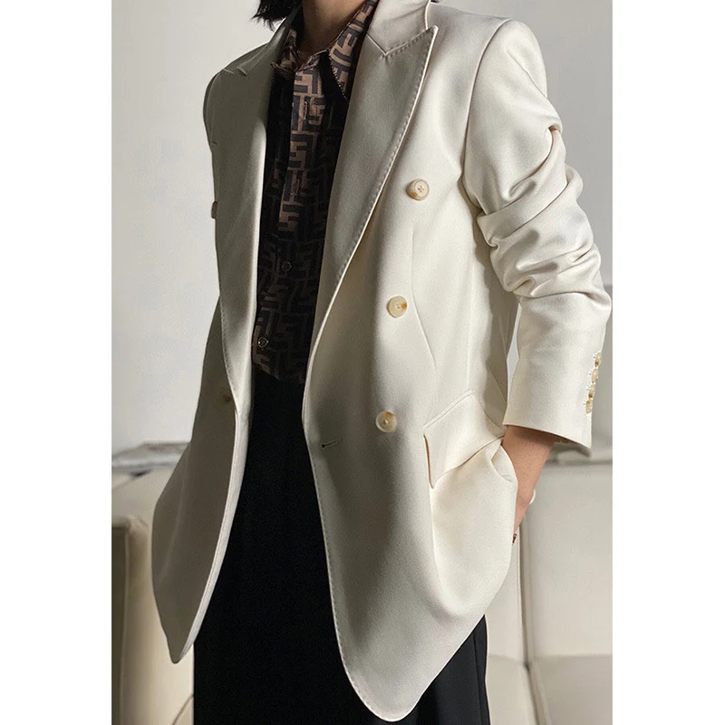 Damen Doppelreiher Wollblazer Nord Taschen