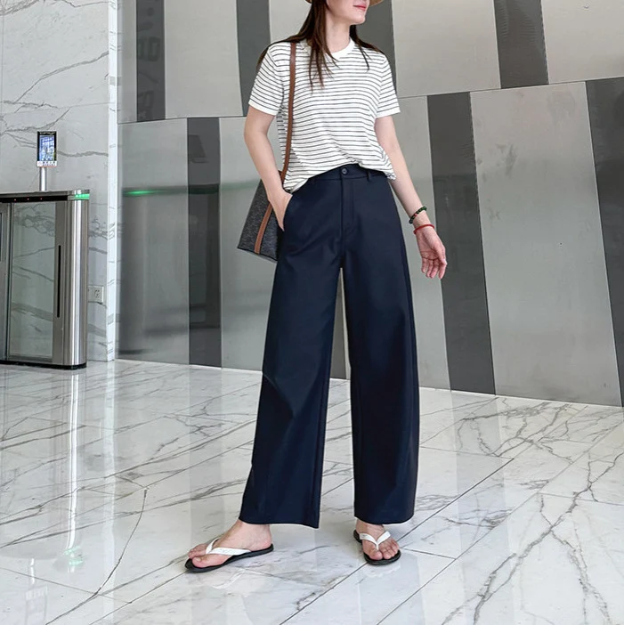 Damen Bequeme und moderne weite Stoffhose Nord Taschen