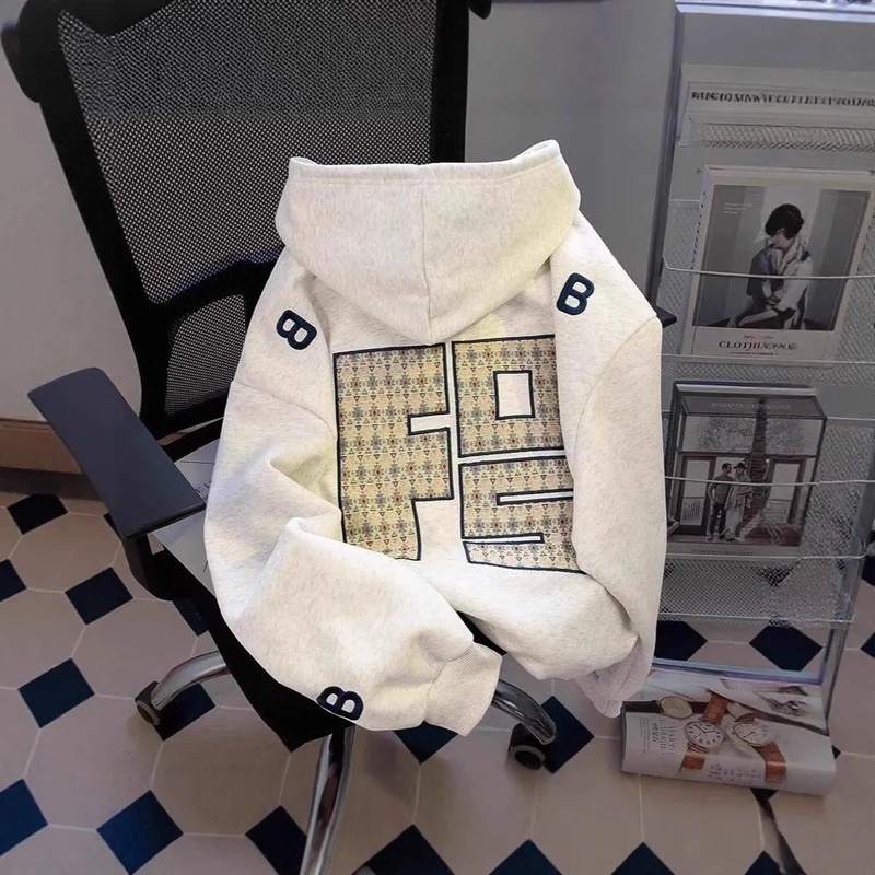Unisex Urbaner Kapuzenpullover mit großem Druck Nord Taschen