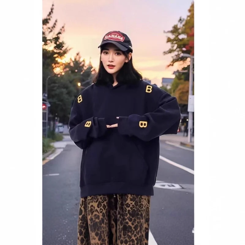 Unisex Urbaner Kapuzenpullover mit großem Druck Nord Taschen