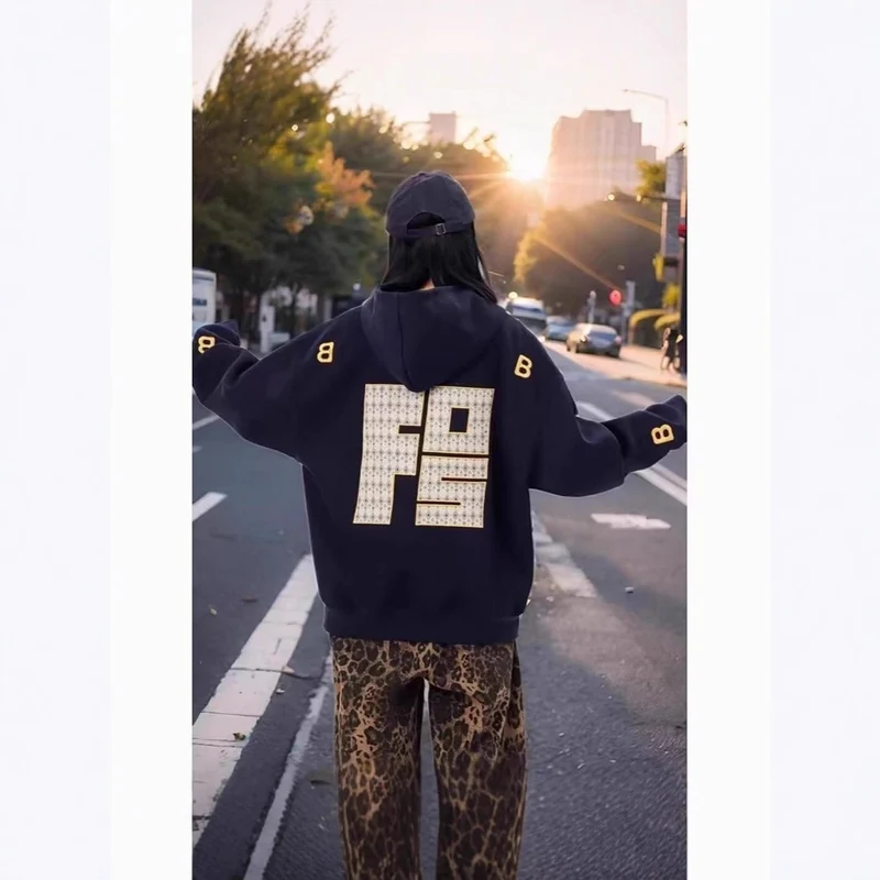 Unisex Urbaner Kapuzenpullover mit großem Druck Nord Taschen