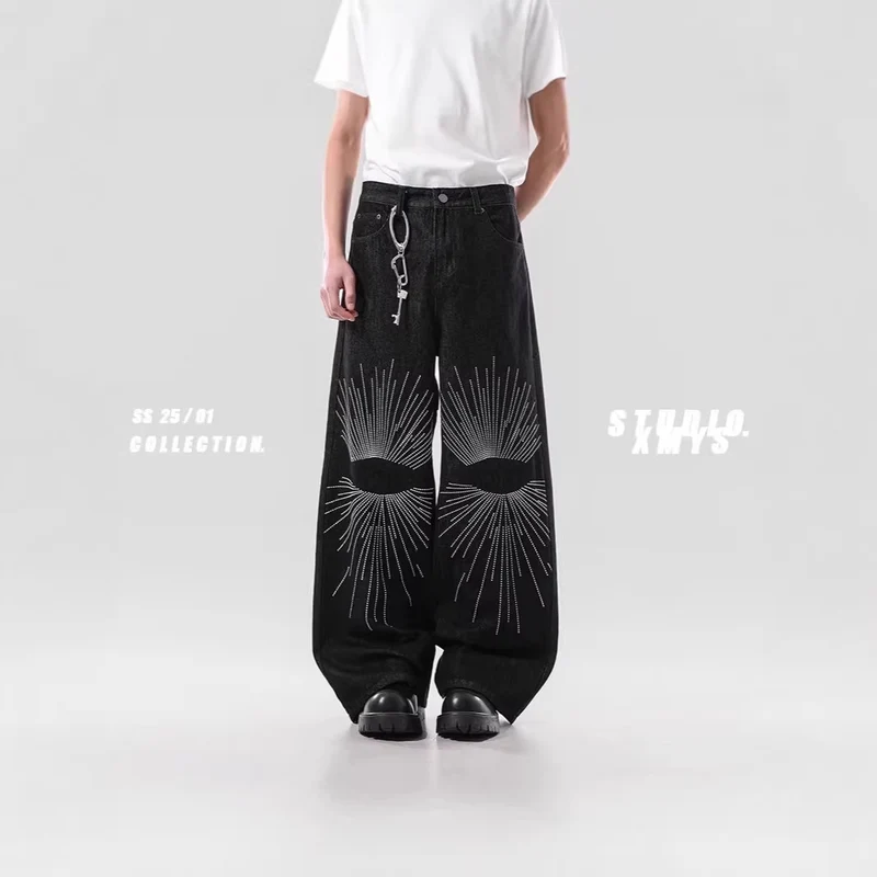 Herren Weitgeschnittene Denim-Jeans mit einzigartigem Grafikdesign Nord Taschen