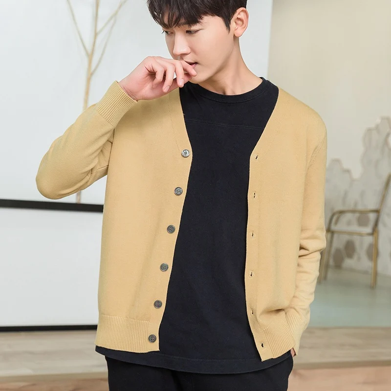 Herren Feiner V‑Ausschnitt-Cardigan aus leichtem Feinstrick mit geripptem Saum Nord Taschen