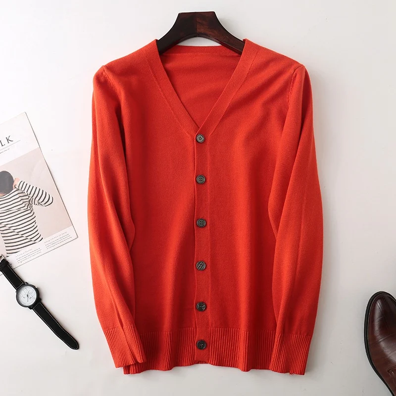 Herren Feiner V‑Ausschnitt-Cardigan aus leichtem Feinstrick mit geripptem Saum Nord Taschen
