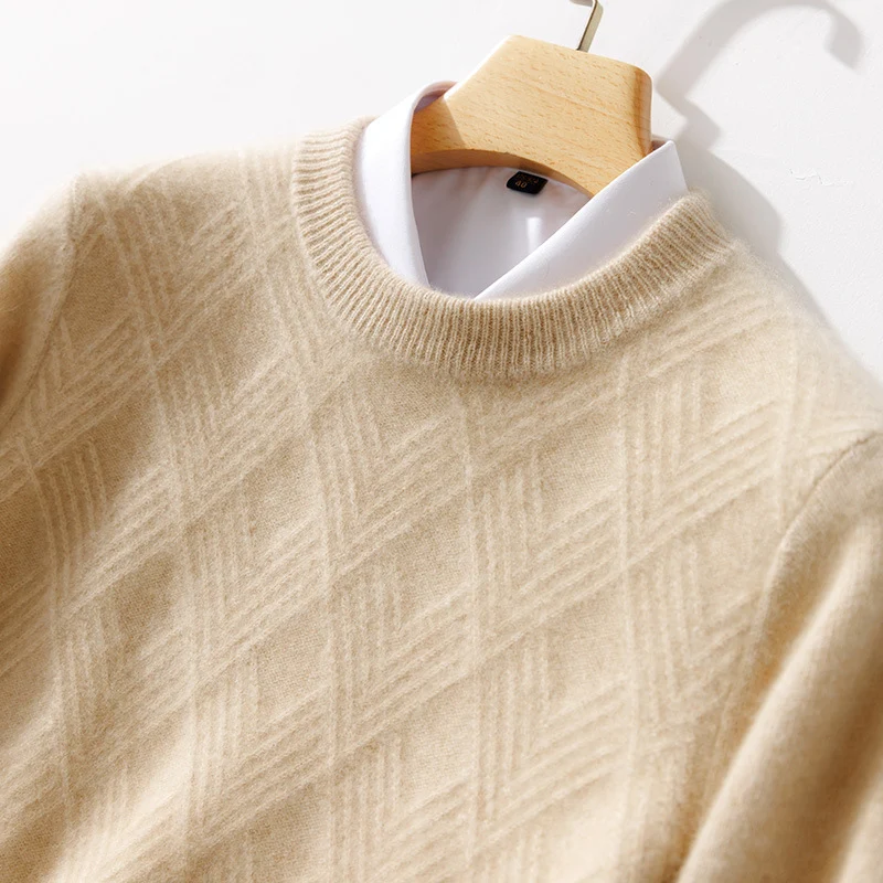 Herren Feiner Strukturstrickpullover mit kurzem Stehkragen und Diamant‑Relief Nord Taschen