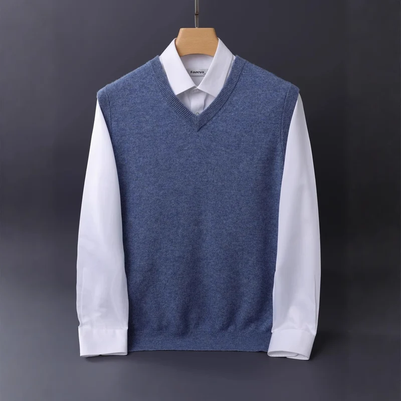 Herren Feine V‑Ausschnitt Strickweste aus Merino‑Blend mit geripptem Saum Nord Taschen