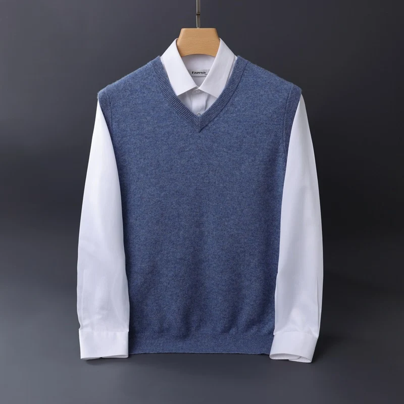 Herren Feine V‑Ausschnitt Strickweste aus Merino‑Blend mit geripptem Saum Nord Taschen