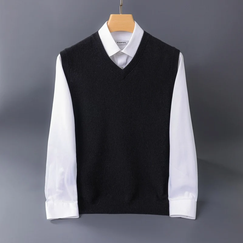 Herren Feine V‑Ausschnitt Strickweste aus Merino‑Blend mit geripptem Saum Nord Taschen