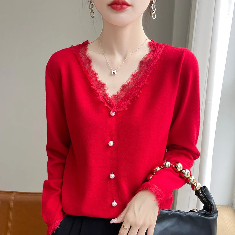 Damen Zarter V-Ausschnitt-Feinstrickcardigan mit floraler Spitzenkante und Perlenverzierung Nord Taschen